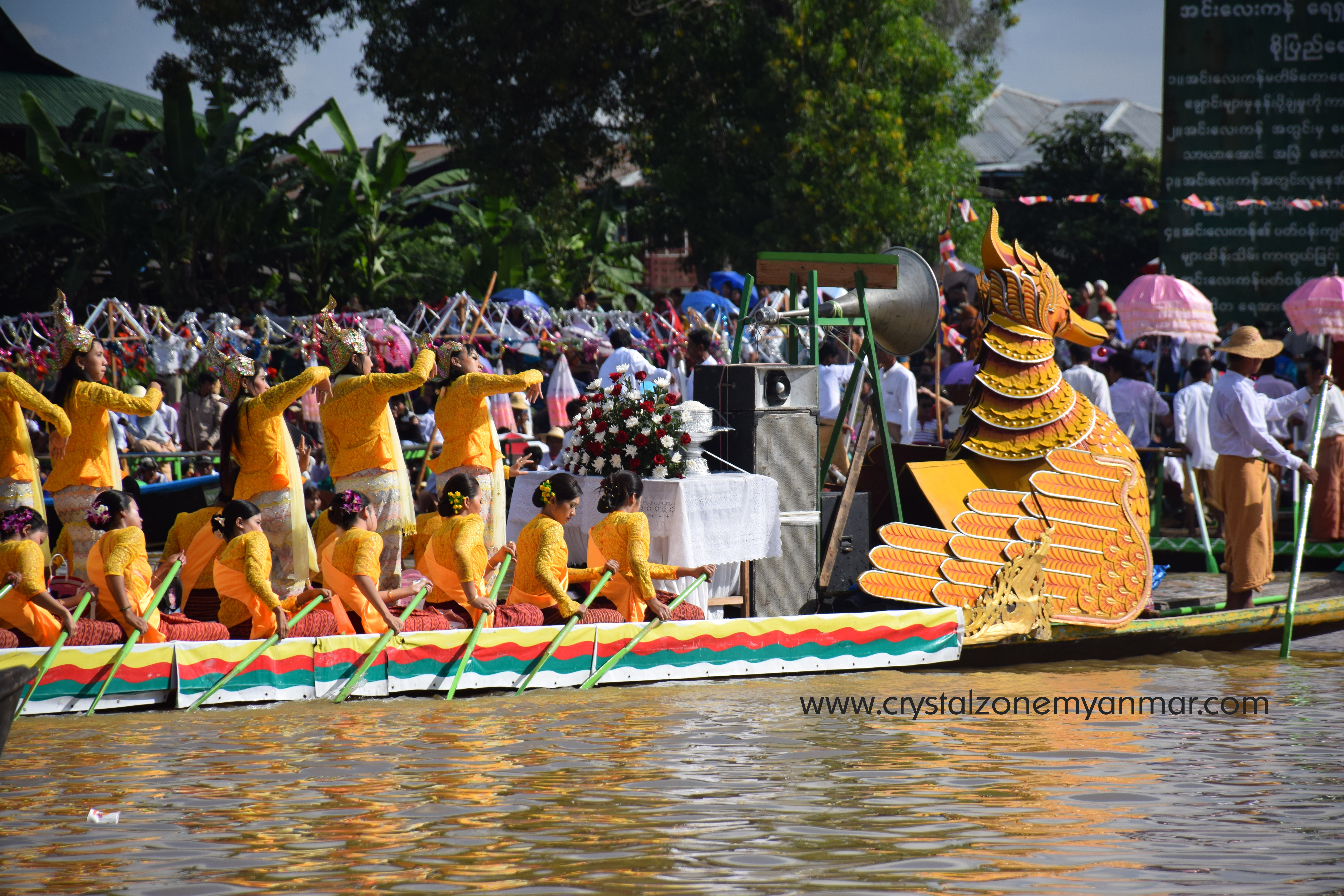 Inlay Lake Phaungdawoo pagoda festival 